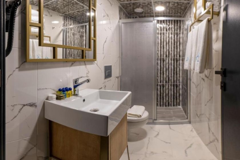 Fly And Stay Airport Hotel Istanbul - Deluxe Quadruple Room