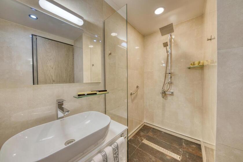 Expocore Hotel yerevan - room