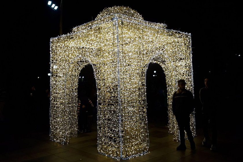 آمادهسازی جشنواره نور تهران در پارک ملت