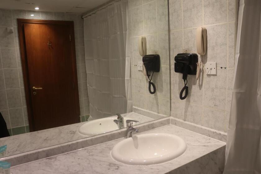 GSS Avenue Hotel EX Delmon Hotel dubai - Deluxe Triple Room