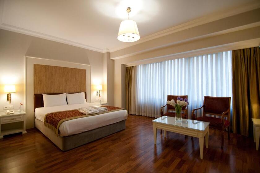 Taksim Metropark Hotel istanbul - Deluxe Triple Room