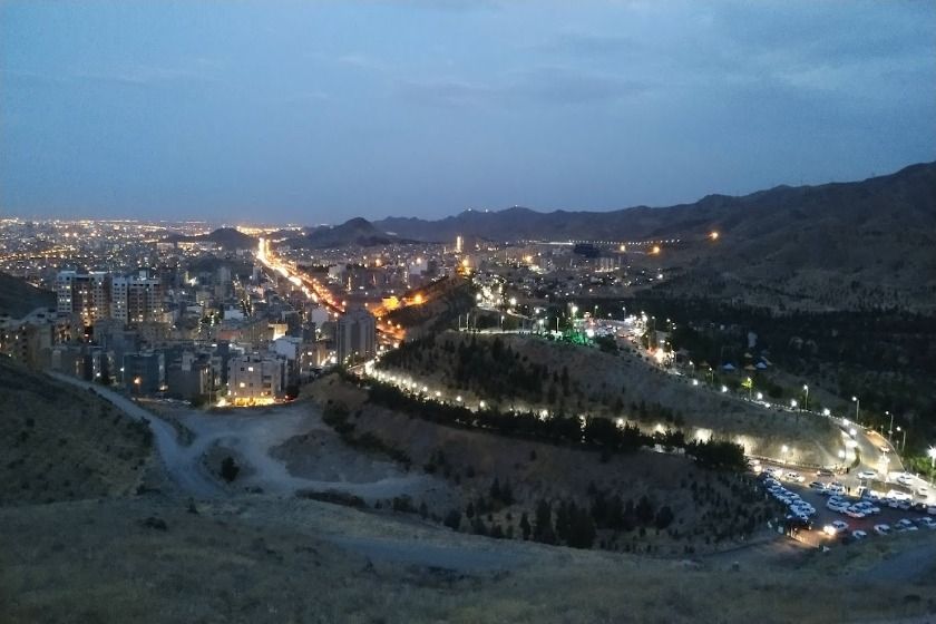 کوهستان پارک خورشید. منبع عکس: گوگل‌مپ. عکاس: حسین اکبری