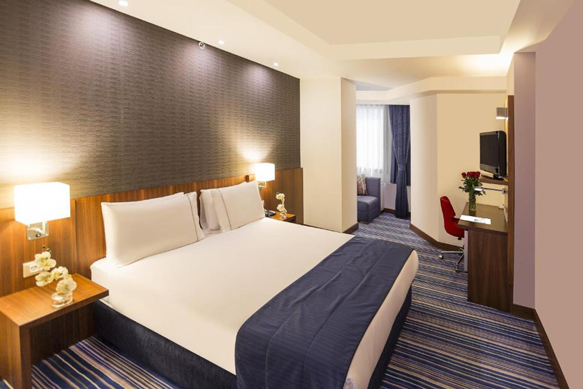 Taxim Express Bosphorus Hotel Istanbul - Deluxe Room with City or Partial Bosphorus View