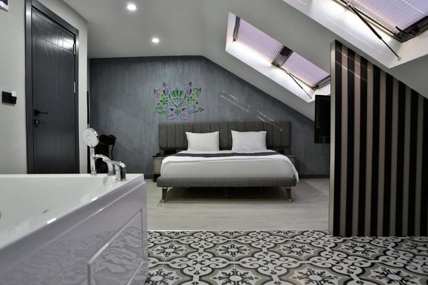 Fly And Stay Airport Hotel Istanbul - Queen Room with Spa Bath