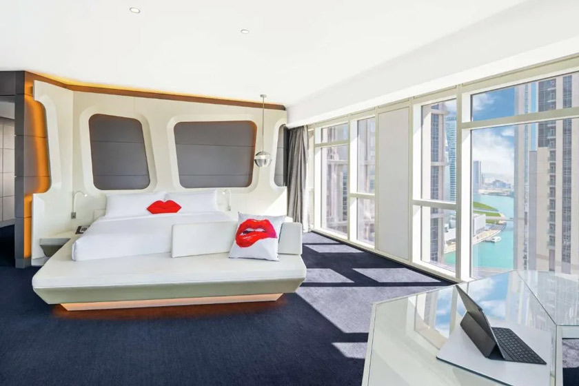 V Hotel Dubai, Curio Collection by Hilton Dubai - King Mega Suite