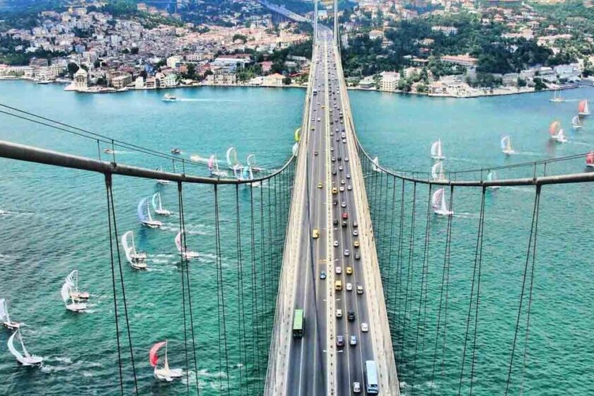 قایق های تنگه بسفر. منبع عکس: وب‌سایت tripadvisor.com. عکاس: نامشخص