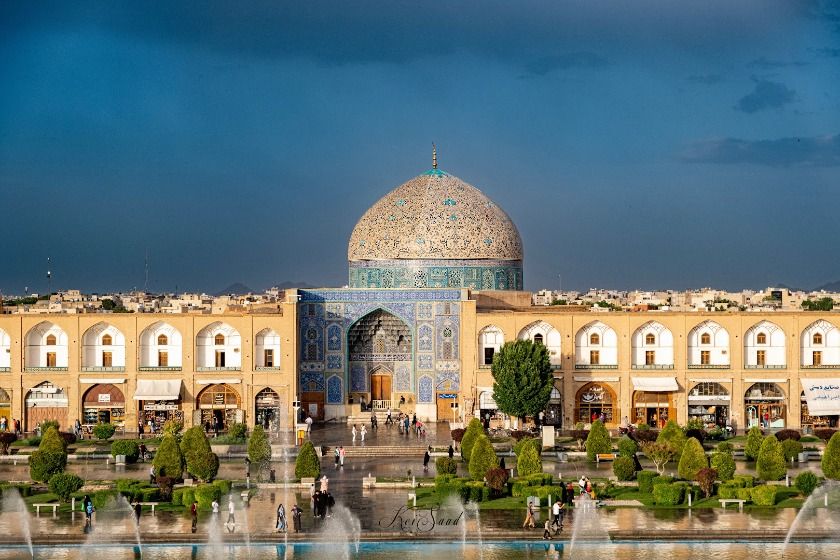 مسجد شیخ لطف الله. منبع عکس: گوگل‌مپ. عکاس: صادق کی‌قبادی