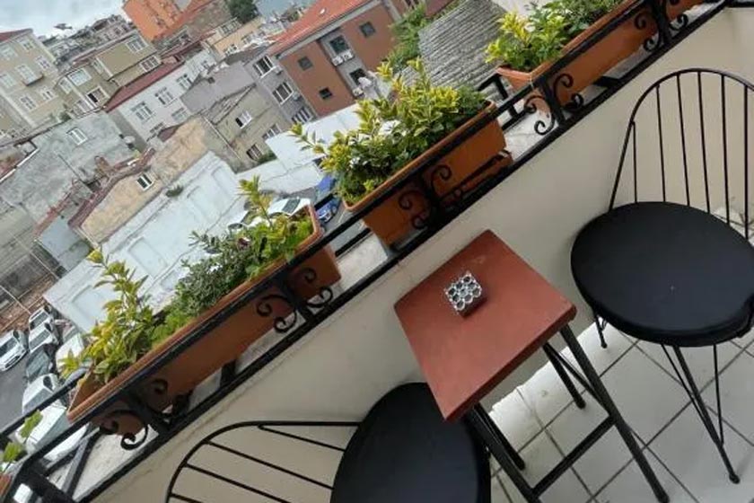 Elegance Aparts Cihangir Istanbul - Deluxe Double Room with Balcony