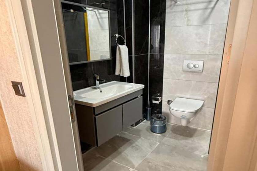 World Say Hotel van - room