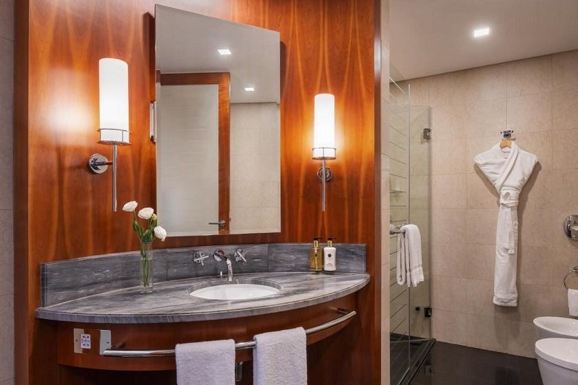 Jumeirah Emirates Towers Dubai - Room