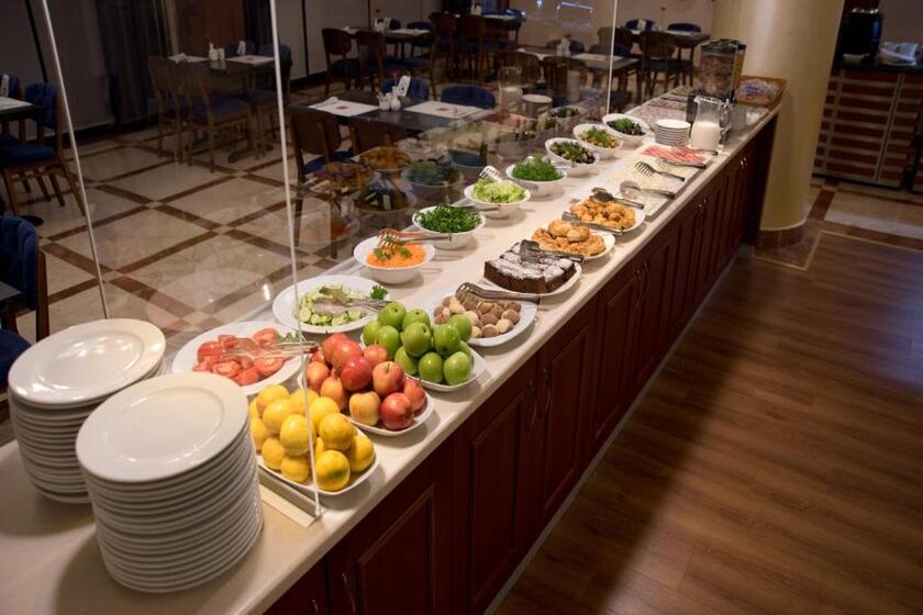 Taksim Metropark Hotel istanbul - breakfast
