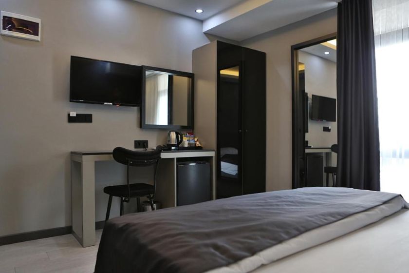 Fly And Stay Airport Hotel Istanbul - Queen Room with Spa Bath