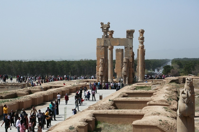 دو و نیم میلیون گردشگر نوروزی از اماکن تاریخی و فرهنگی ایران بازدید کردند