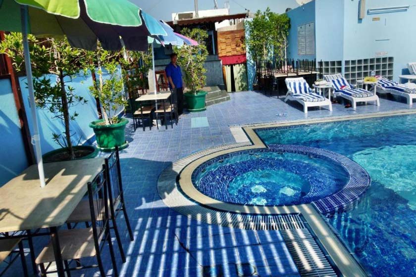 Knight Armour Hotel Dubai - pool