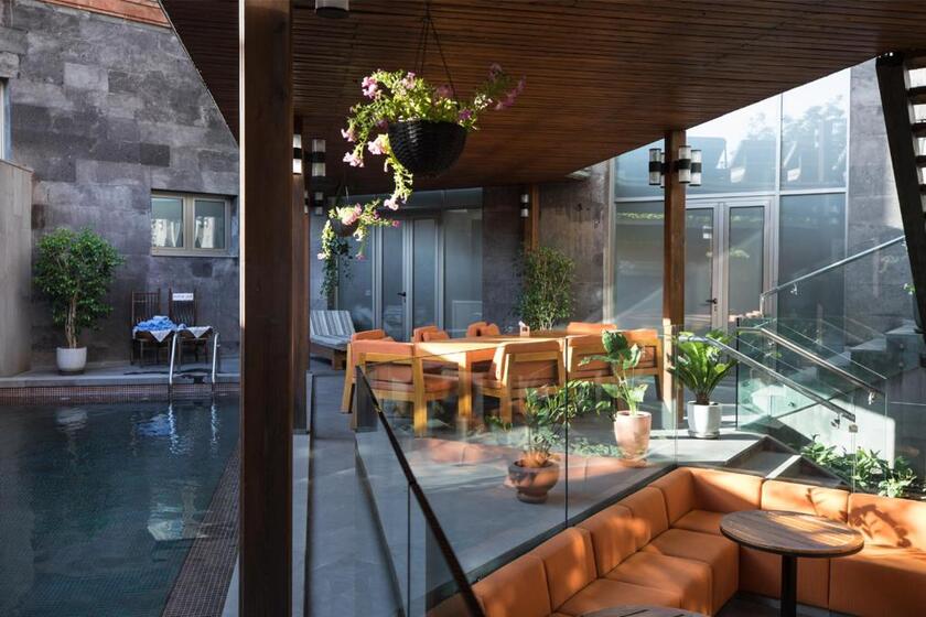 Tufenkian Historic Yerevan Hotel yerevan - pool;