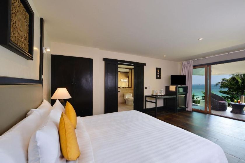 Andaman White Beach Resort Phuket - Deluxe Double or Twin Room with Spa Pool and Sea View
