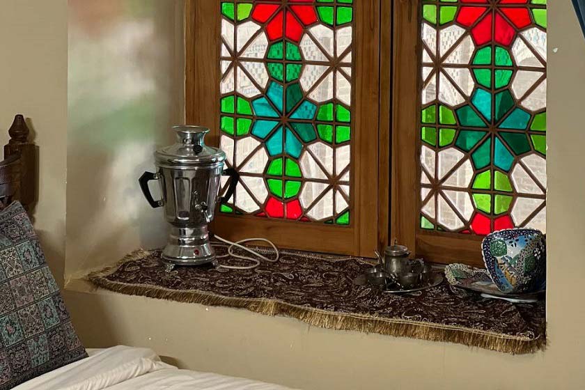 اقامتگاه سنتی عمارت جهانشاهی شیراز - اتاق دیبا