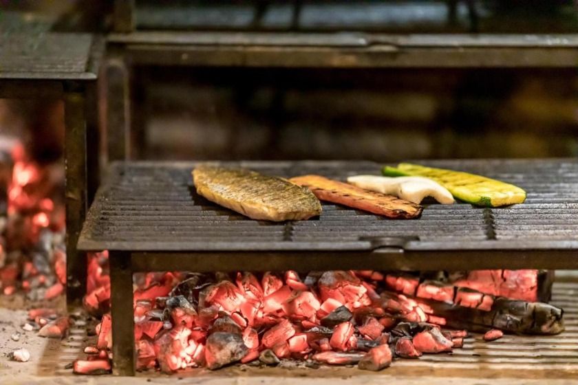 Outrigger Surin Beach Resort - SHA Extra Plus Phuket - food and drink