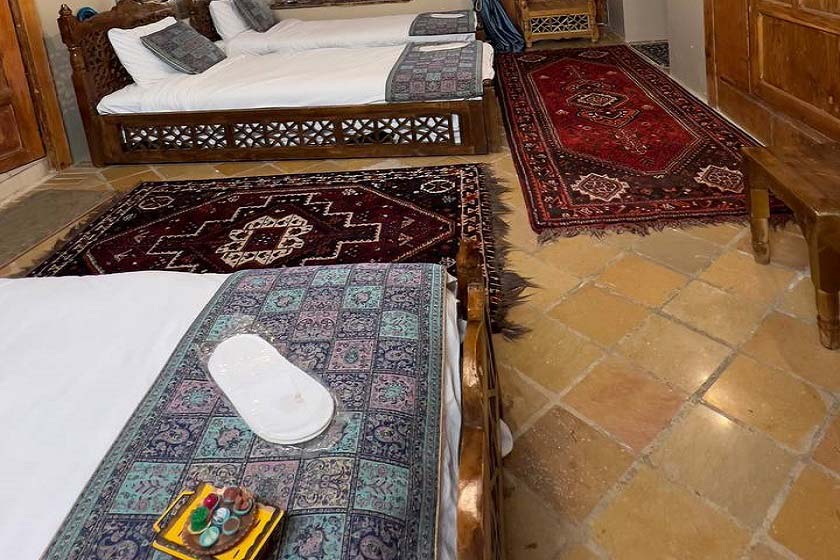 اقامتگاه سنتی عمارت جهانشاهی شیراز - اتاق دیبا