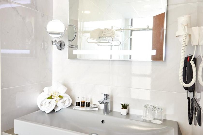 Best Western Tbilisi City Center Tbilisi - 1 King Bed, Superior Room, Balcony, Garden View