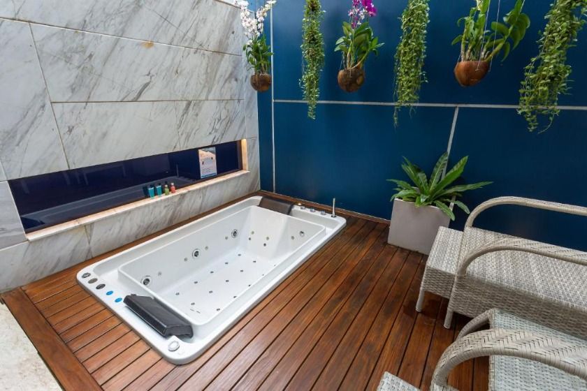 Hotel Clover Patong Phuket - SHA Plus Phuket - Deluxe Jacuzzi Room