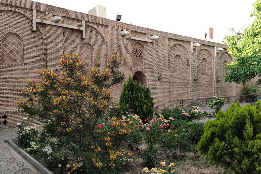 کاروانسرای سعدالسلطنه قزوین. منبع عکس: گوگل مپ. عکاس: Jalal Hosini