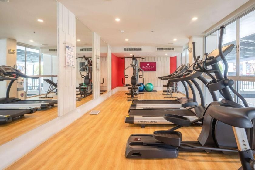 Ramada by Wyndham Phuket Deevana Phuket - fitness center