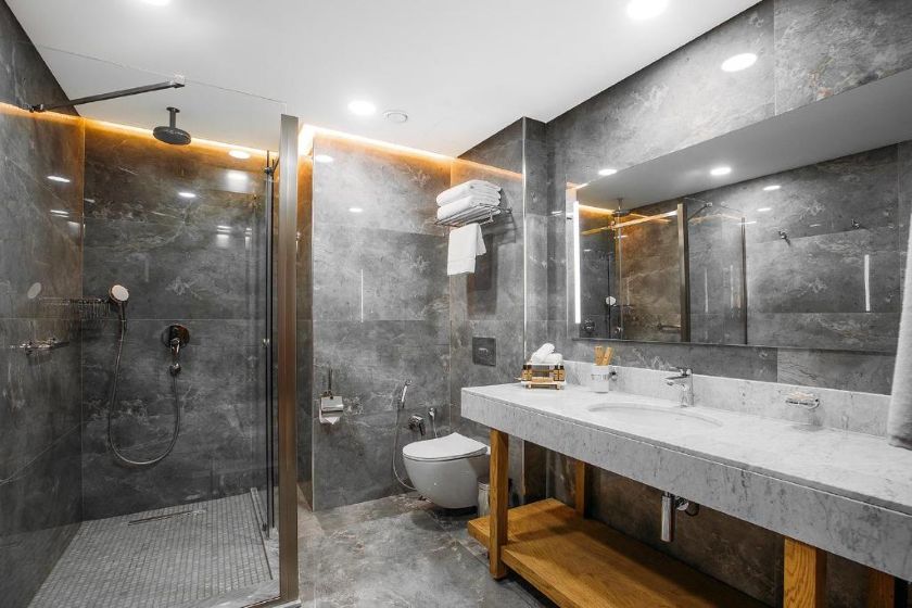 Marjan Plaza Hotel Tbilisi - King Suite with Balcony