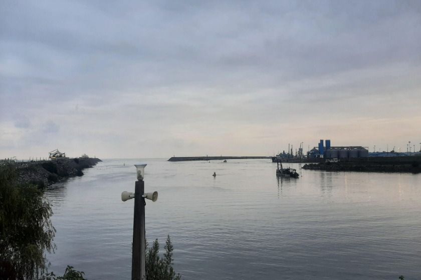 ساحل قو بندر انزلی. منبع عکس: بلد. عکاس: مهرشاد