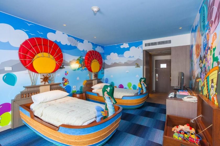 Holiday Inn Resort Phuket, an IHG Hotel Phuket - 1 King 2 Single 2 Bedrooms Family Suite