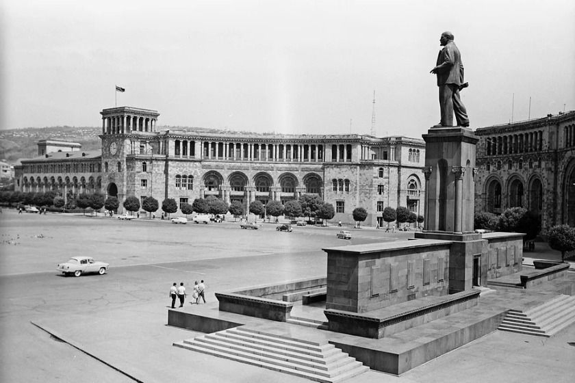 میدان جمهوری ایروان در گذشته. منبع عکس: Armenianexplorer.com. عکاس: نامشخص