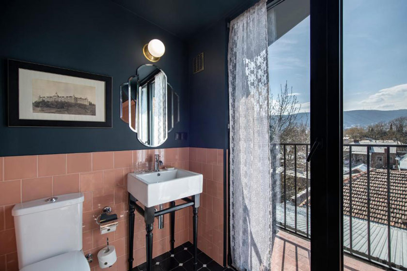 Communal Hotel Plekhanovi Tbilisi - Deluxe Double Room with Bath