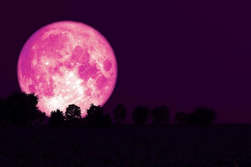 ظهور «ماه صورتی» در آسمان ایران