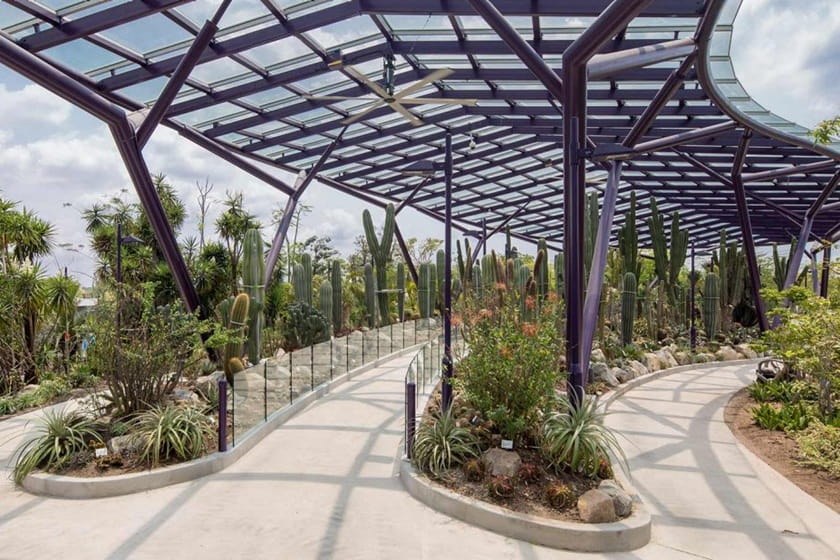 سقف شیشهای عمارت خورشید. منبع عکس: Gardensbythebay. عکاس: نامشخص