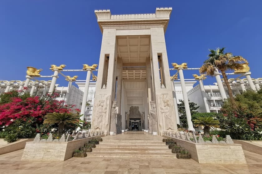 هتل داریوش کیش. منبع عکس: گوگل مپ. عکاس: حمیدرضا فاتحی
