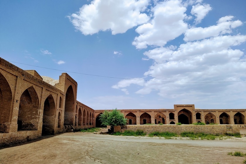 کاروانسرای عباس آباد شاهرود. منبع عکس: گوگل مپ. عکاس: عارفه سلیمانی