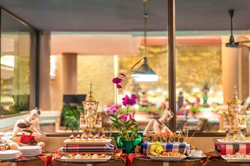 Novotel Phuket Vintage Park Resort Phuket - breakfast