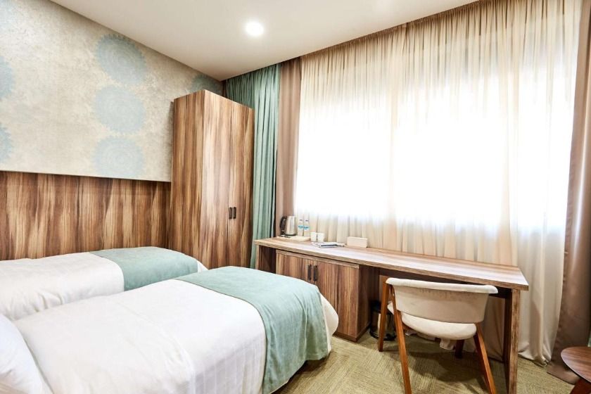 Best Western Tbilisi City Center Tbilisi - Economy Twin Room with Street View