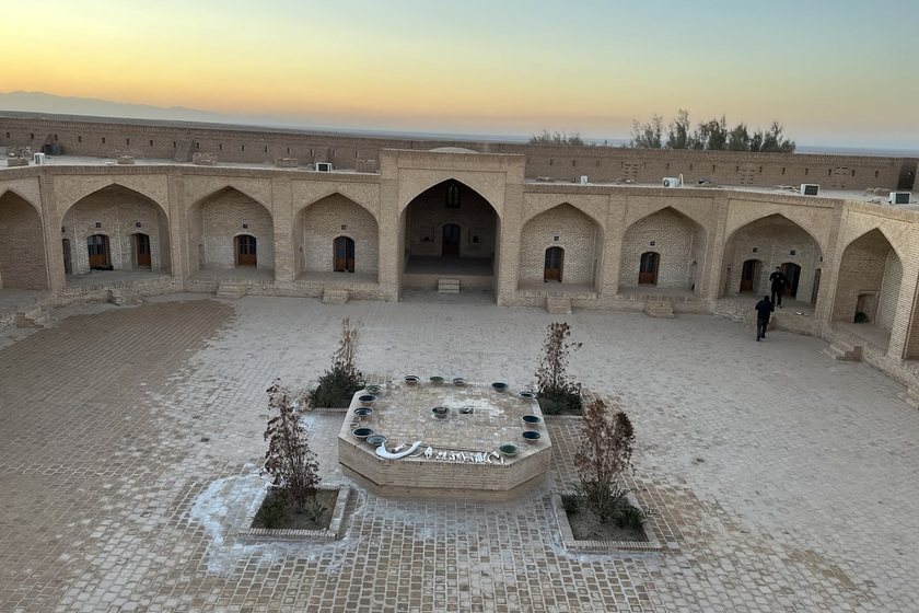 کاروانسرای مرنجاب. منبع عکس: گوگل مپ. عکاس: فاطمه کریمی