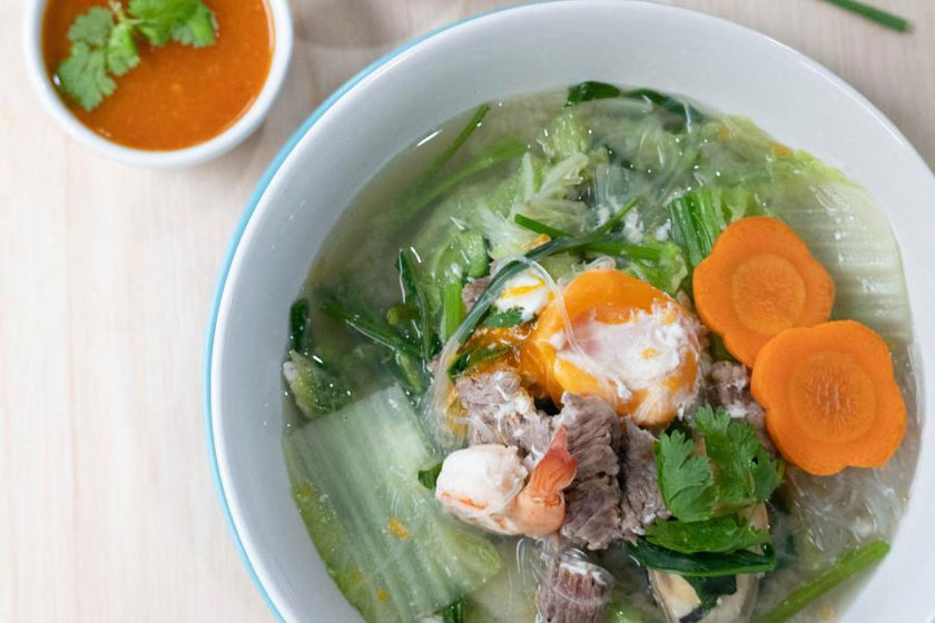 Montree Phuket Hote Phuket - food and drink
