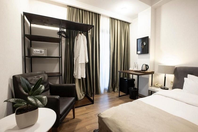 Citadel Narikala Hotel Tbilisi - Superior Twin Room with City View and Balcony