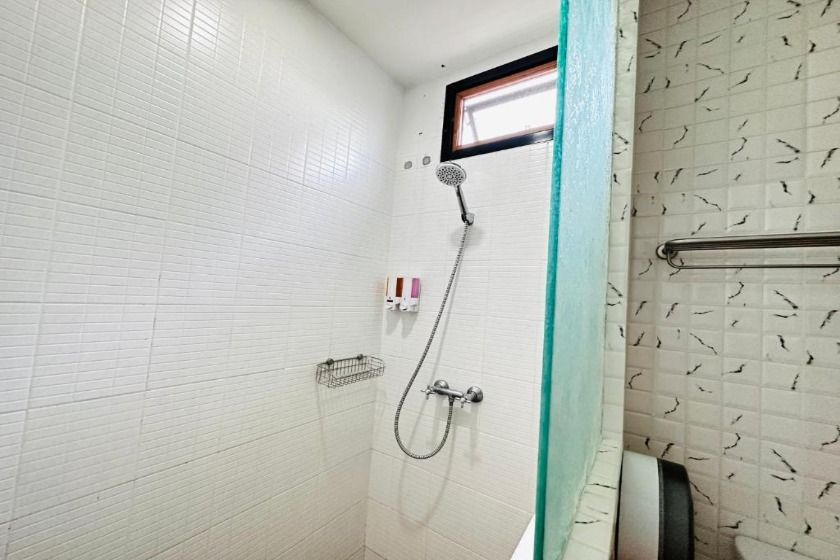 The Luna Phuket - Bed in 6-Bed Female Dormitory Room