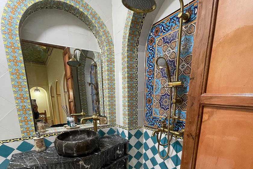 اقامتگاه سنتی عمارت جهانشاهی شیراز - اتاق همایونی