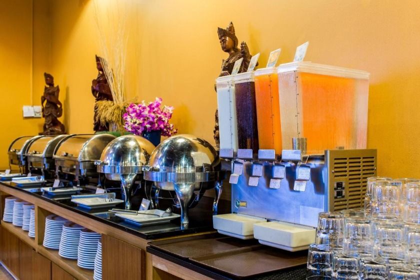 Nai Yang Beach Resort & Spa Phuket - Food And Drink