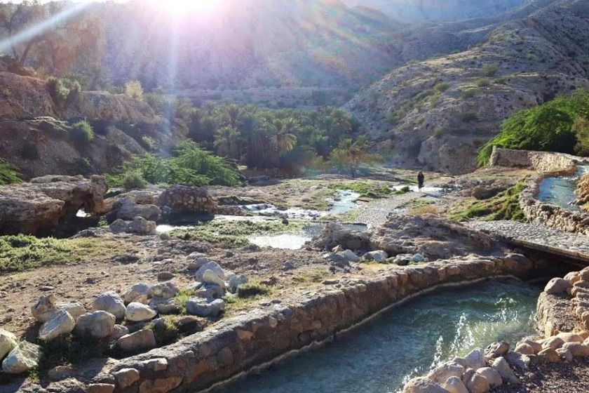 چشمه آبگرم گنو 