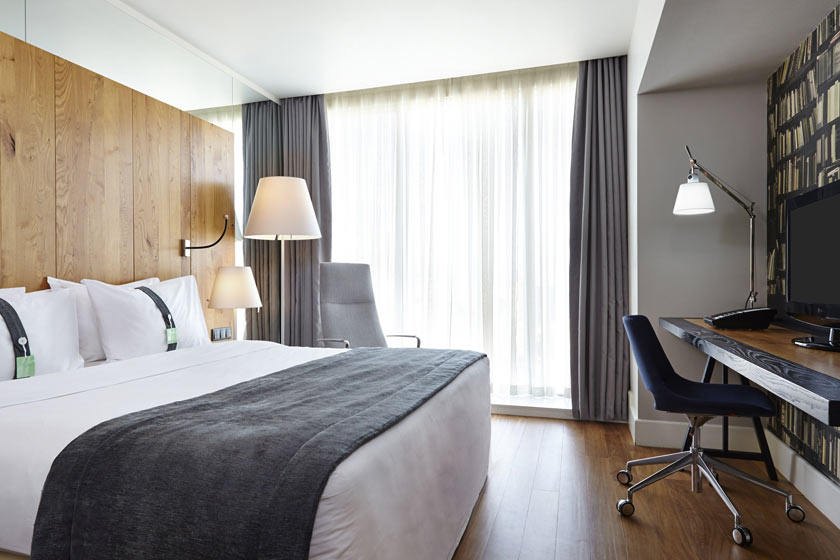 Holiday Inn - Tbilisi by IHG Tbilisi - King Room Pool View