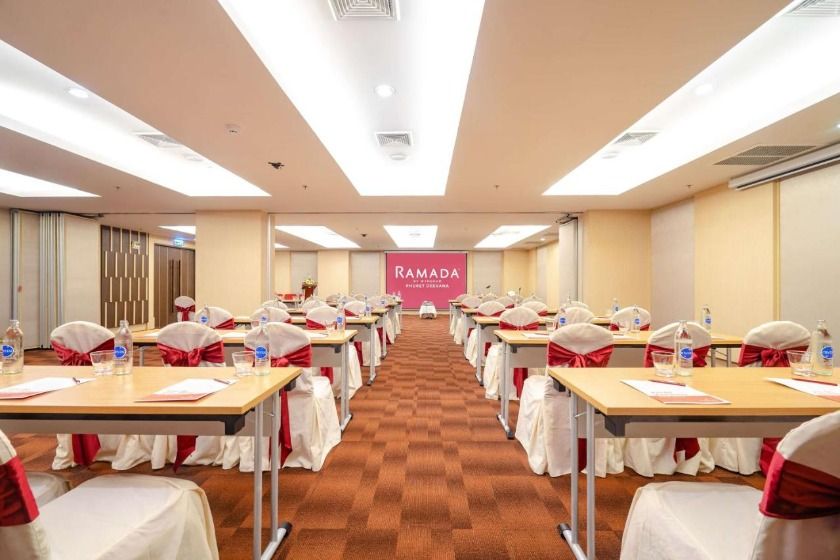 Ramada by Wyndham Phuket Deevana Phuket - conference room