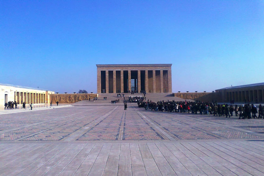 محوطه بیرونی آنیت کبیر، منبع عکس: وبسایت Museums.eu. عکاس: نامشخص