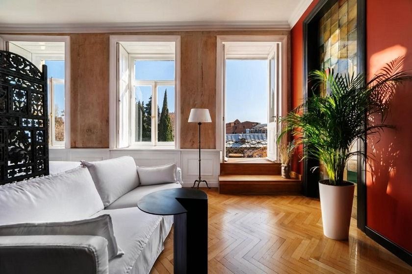 Unfound Door - Design Hotel Tbilisi - Junior Suite with Balcony