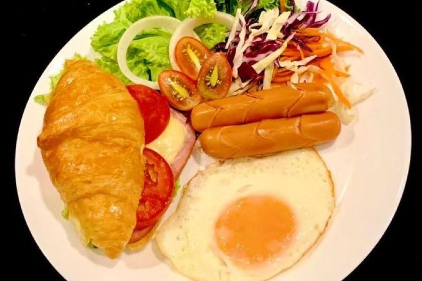 WOO Gallery & Boutique hotel Phuket - breakfast